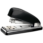 Grapadora metálica negro.